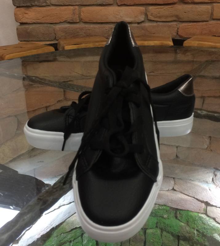 obuv  38- černá